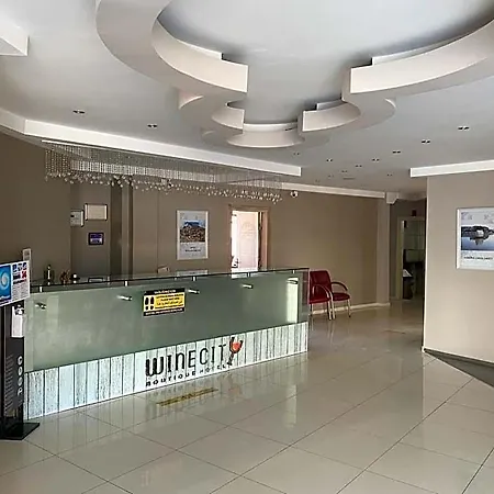 Otel Winecity 3*